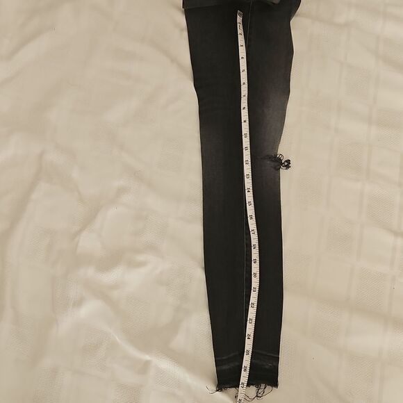 Women's Black Mid-Rise Distressed Skinny Jeans - Picture 10 of 16